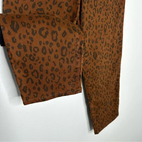 NWT Universal Thread Vintage Straight Jeans Brown Leopard Size 2 Short 28" Waist - Picture 5 of 13